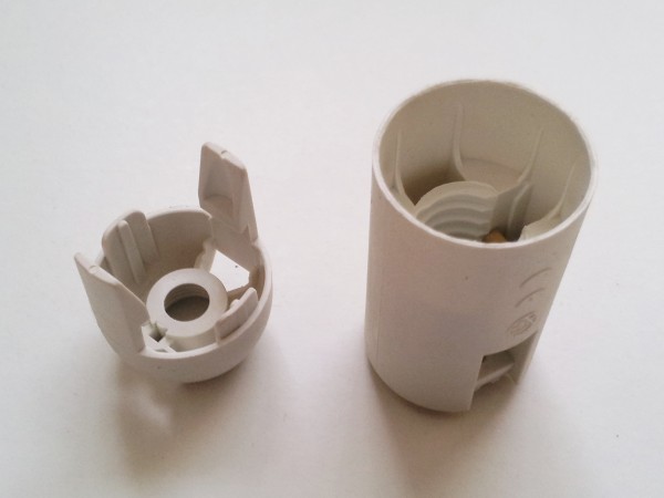 White 2 Part E14 Thermoplastic Bulb-lamp Holder Plain Skirt 10mm Thread