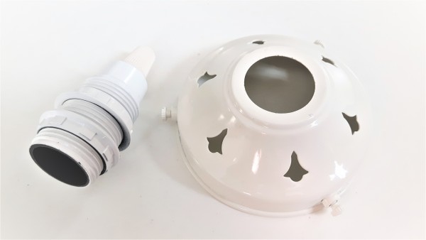 E14 SES lamp holder with 3 1~4 inch gallery in black or white