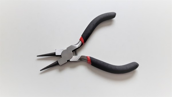 SMALL GRIP ROUND NOSE PLIERS pinning only
