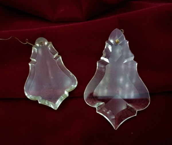 GLASS CHANDELIER BELL DROP