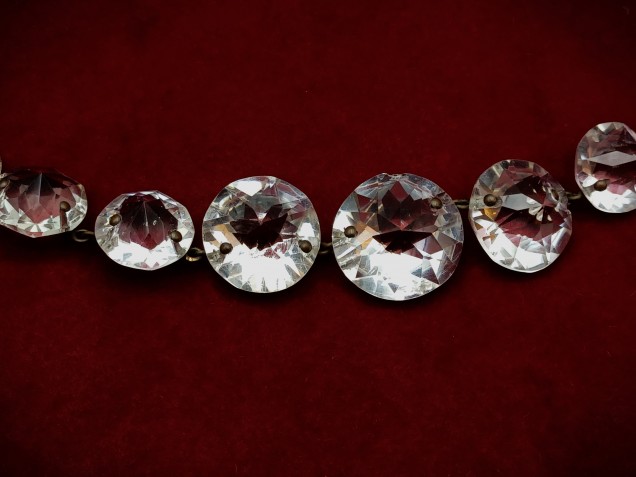 Victorian crystal chandelier Round Double Pointed Button