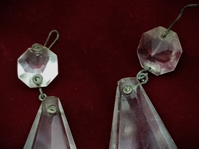 Antique crystal chandelier coffin drop with 1 top button