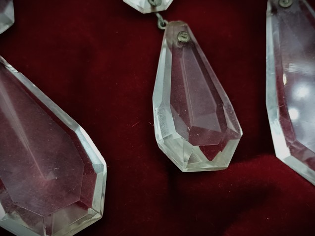 Antique crystal chandelier coffin drop with 1 top button