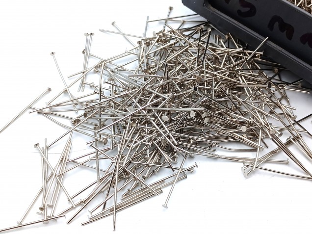 100 grams of Nickel pins 30mm x 0.9mm (approx 720 pins)