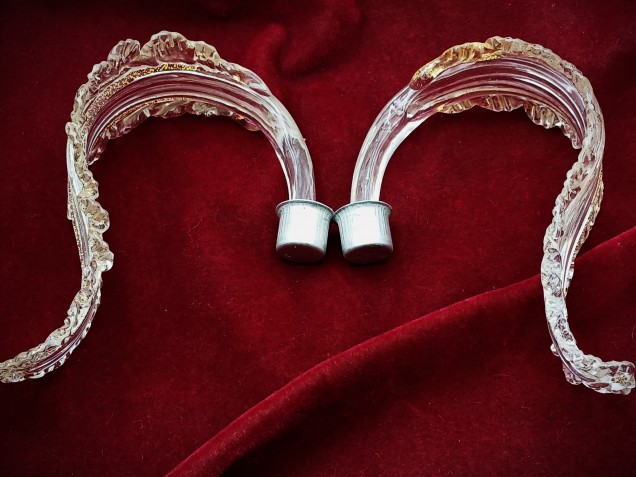 2 X Venetian chandelier gold and Clear glass Leaves