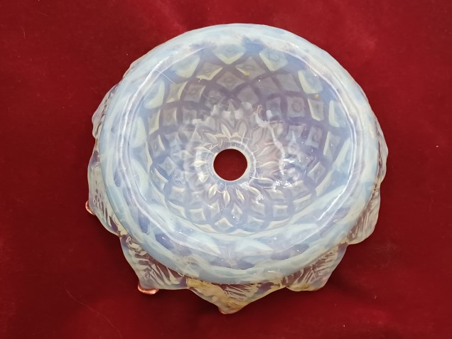 Murano Bobeche Milky Blue with pink tips 