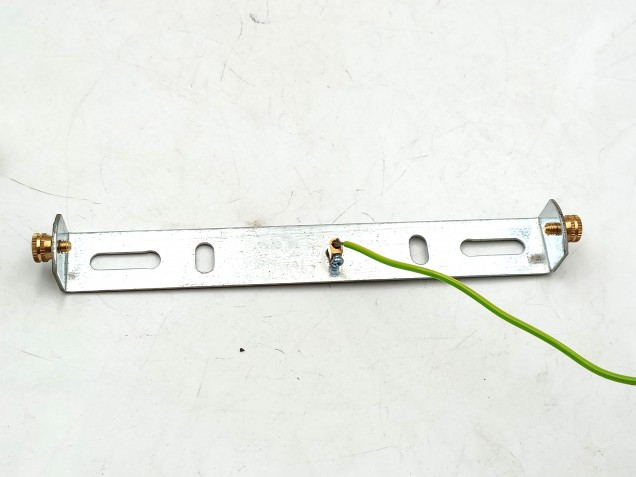 Gold 5 way cord grip ceiling plate with centre cord grip 