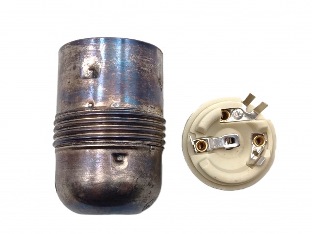 ES E27 lamp holder 3 part plain skirt in antique silver plated