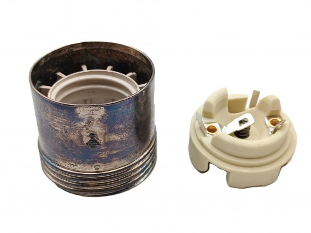 ES E27 lamp holder 3 part plain skirt in antique silver plated