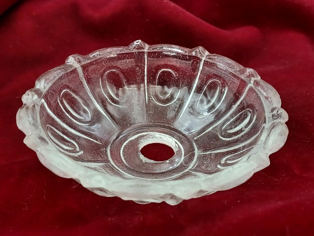 Glass chandelier pan
