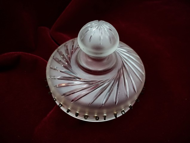 Bag type chandelier cut frosted glass finial 40 pin holes 