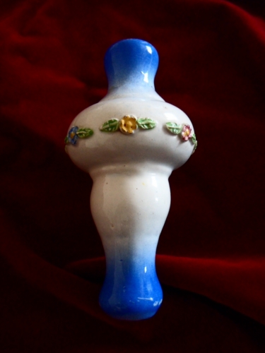 1950s ceramic centre stem with flower design