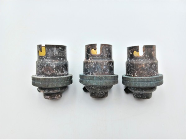 Lamp Holder BC B22 PLAIN SKIRT in ancient bronze