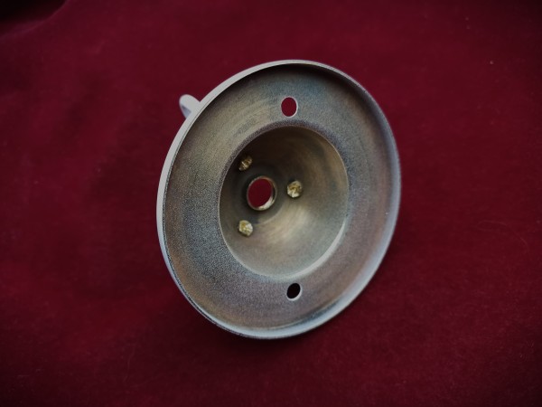 White triple ceiling hook plate with 3 chains and cord grip