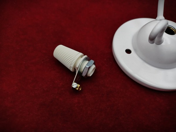 White triple ceiling hook plate with 3 chains and cord grip